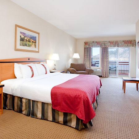 Holiday Inn Hotel & Suites Osoyoos By Ihg Екстериор снимка