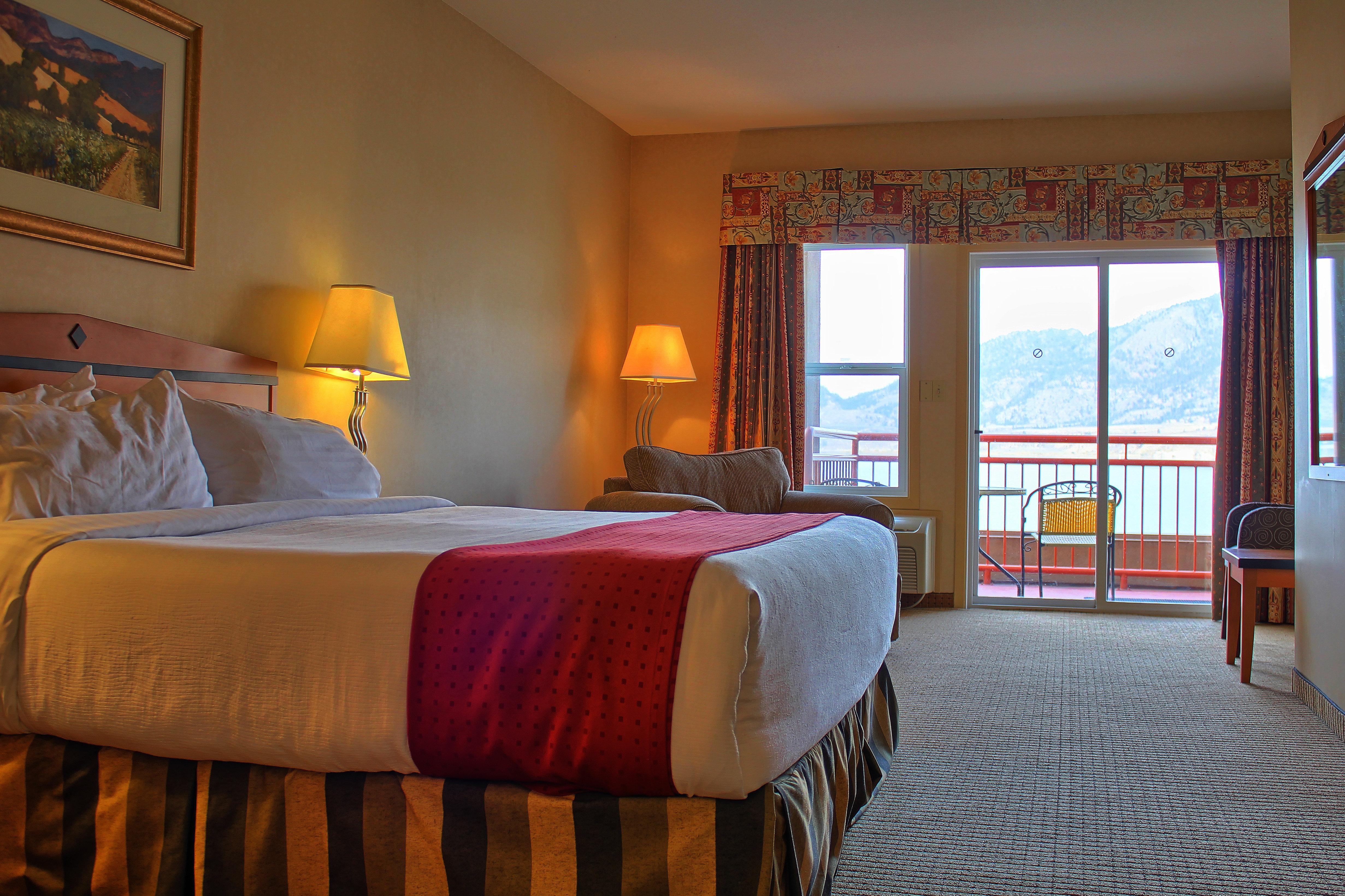 Holiday Inn Hotel & Suites Osoyoos By Ihg Екстериор снимка