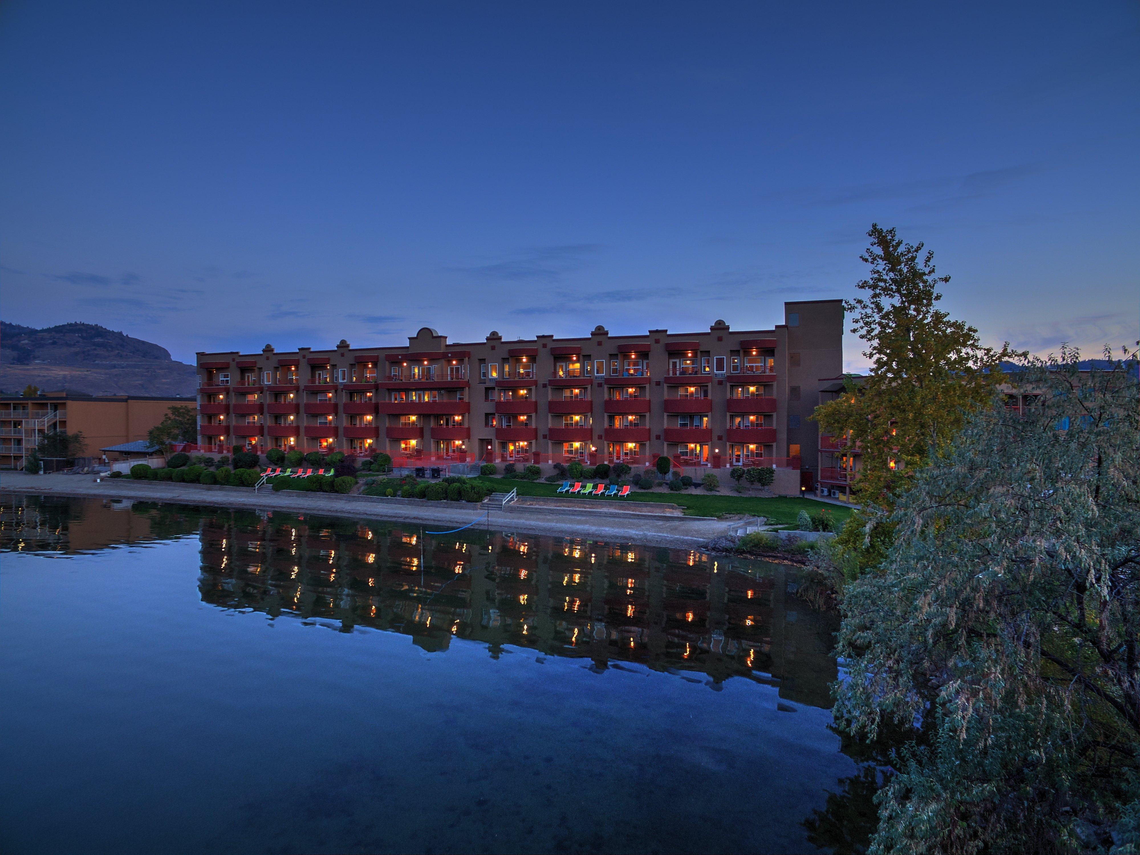 Holiday Inn Hotel & Suites Osoyoos By Ihg Екстериор снимка