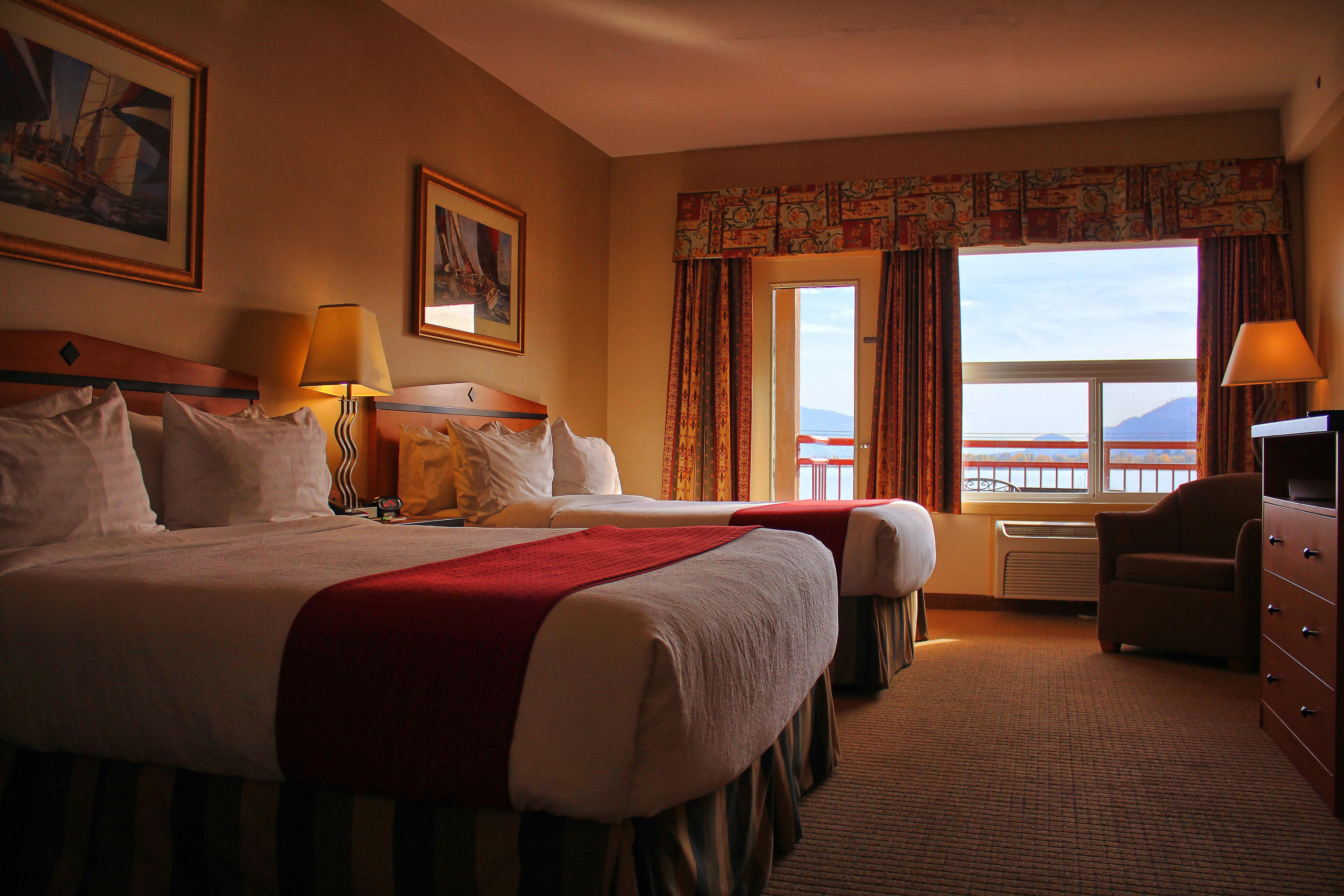 Holiday Inn Hotel & Suites Osoyoos By Ihg Екстериор снимка