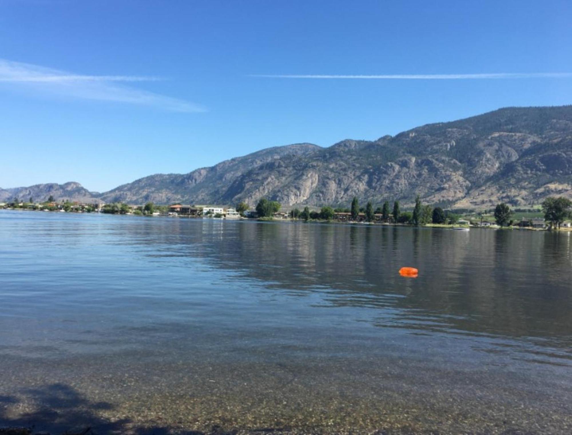 Holiday Inn Hotel & Suites Osoyoos By Ihg Екстериор снимка